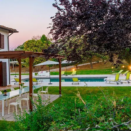 Villa Ardente 12&1, Emma *