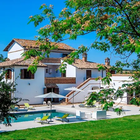 Villa Ardente 12&1, Emma Bellante